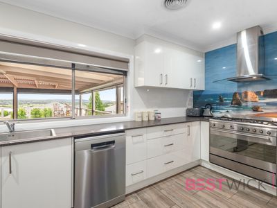 13 McGillan Drive, Kelso