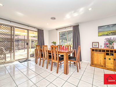 14 Michael Holt Crescent, Gordon