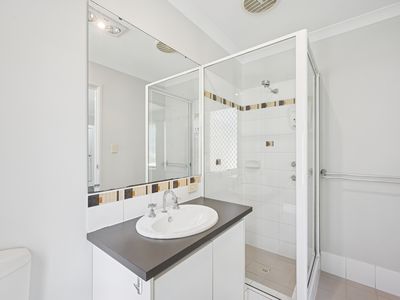 2 / 36 Fifth Road, Armadale