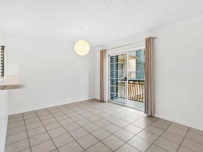 6 / 2 Moore Street, Taringa