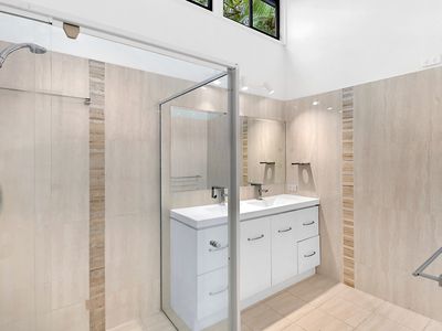 2 Eucalyptus Ave, Varsity Lakes