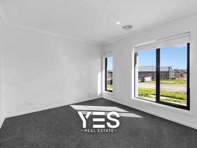 35 Arapiles Drive, Moe