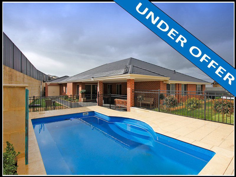 12 Yarwood Nook, Aveley