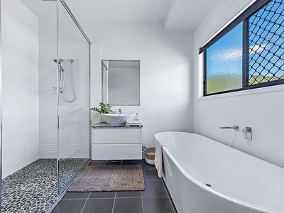 3 Scenic Ridge Drive, Cannonvale