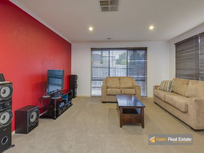 12 Meribel Way, Lynbrook