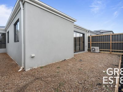 62  Reef Circuit, Clyde