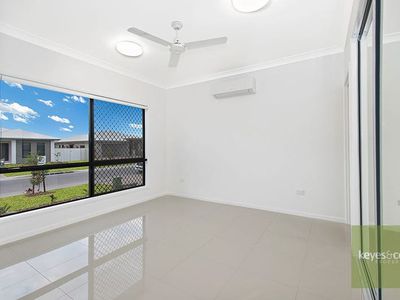 11 Dahlia Street, Burdell