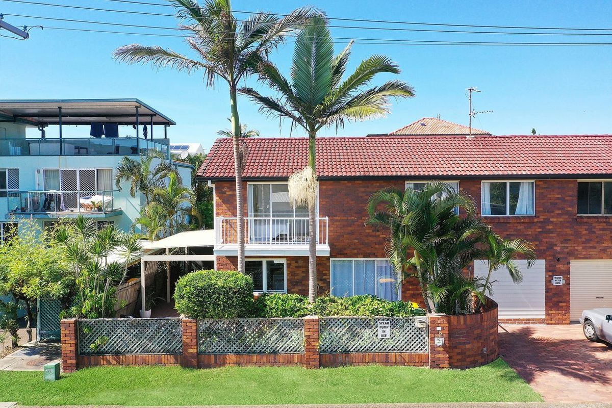 2 / 8 Wave Street, Mermaid Beach