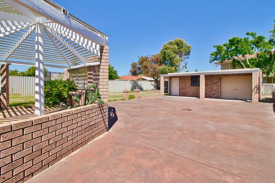 18 Hawker Street , Safety Bay