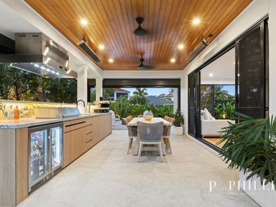 2566 Cressbrook Drive, Hope Island