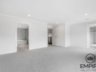 19 Balcarra St, Clyde North