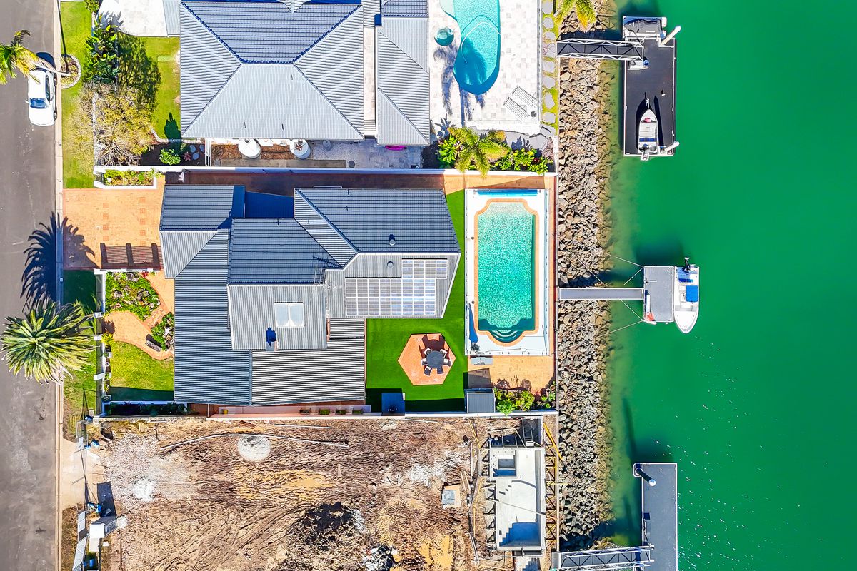 6 Sternlight Court, Raby Bay