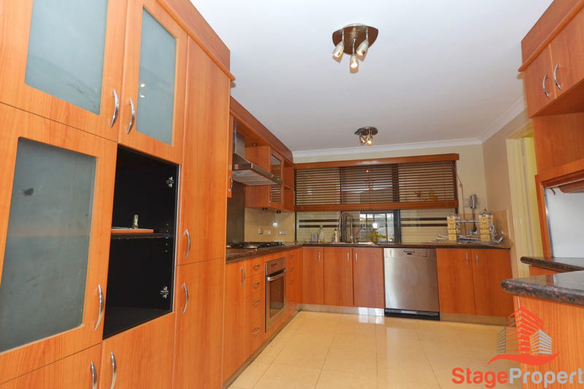 12 Bronzewing Loop, Wembley