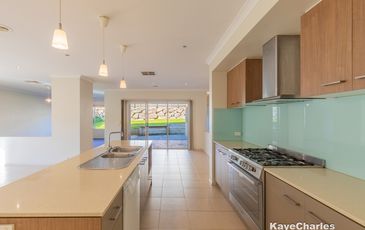45 Grange Circuit, Beaconsfield