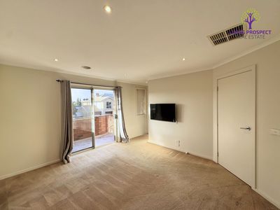 8 Turnstone Drive, Point Cook