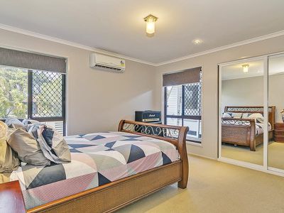 7 Pyeworth Place, Rochedale South