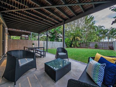52 Moreton Av, Wynnum