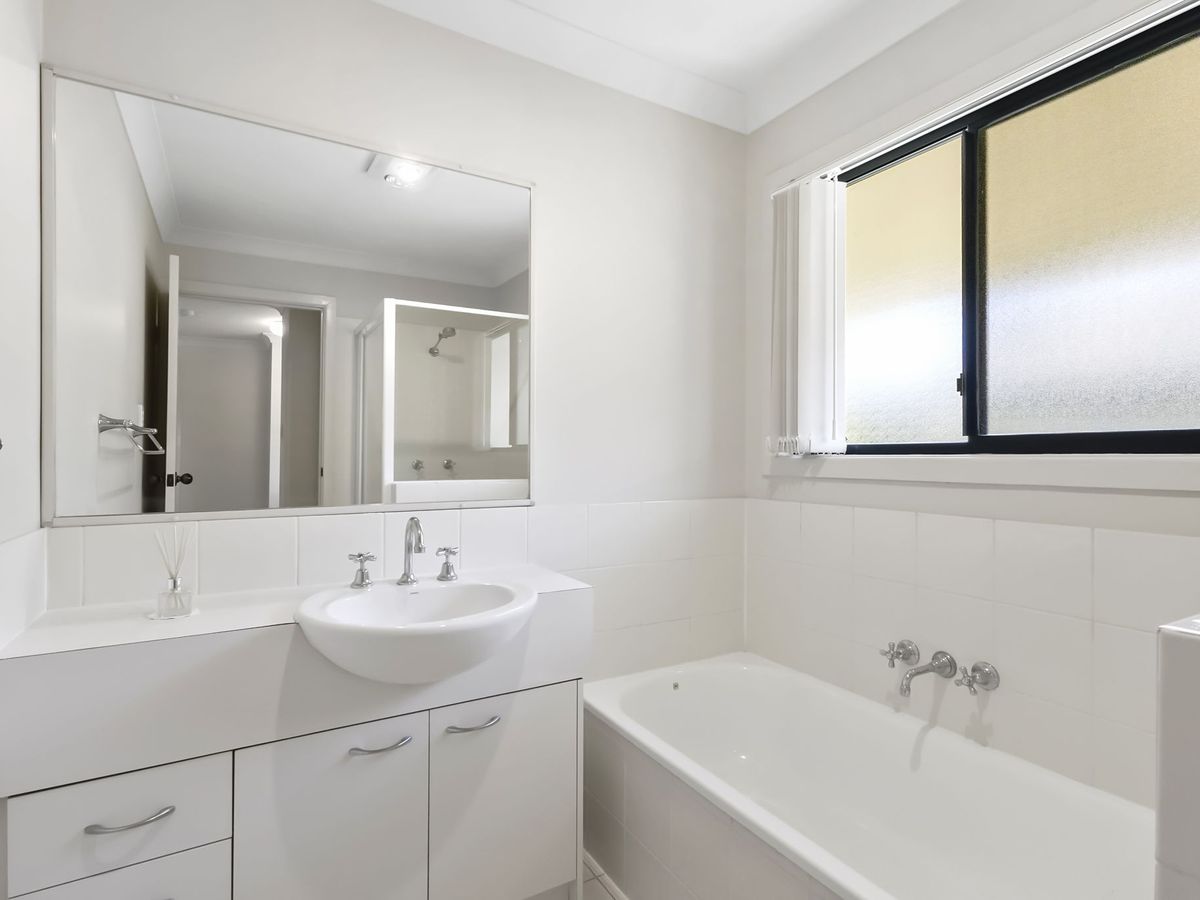 4 Harts Road, Indooroopilly