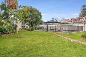 16 Urana Road, Burrumbuttock