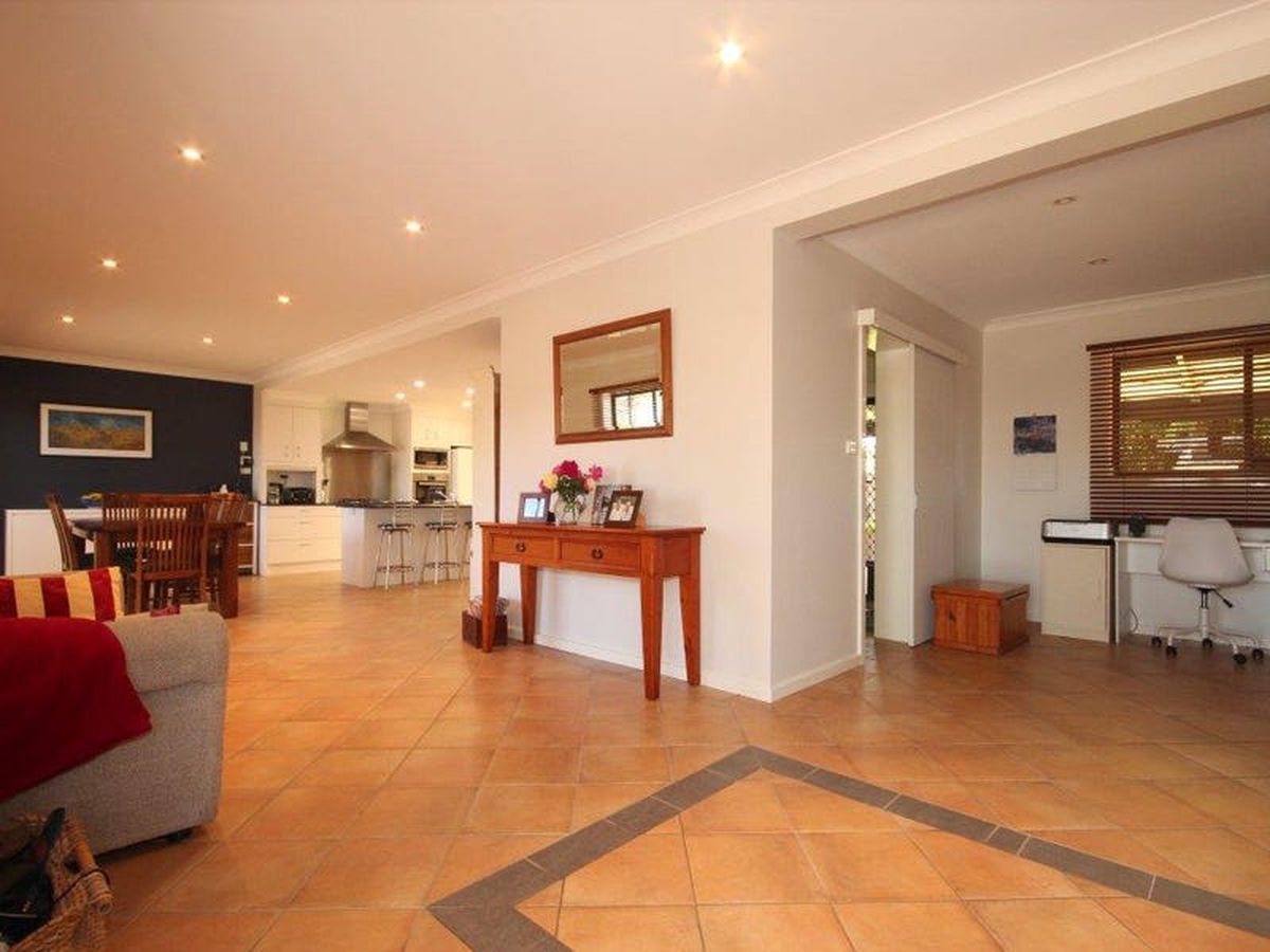 19 Conquest Crescent, Tanilba Bay, Tanilba Bay - Thumbnail 6