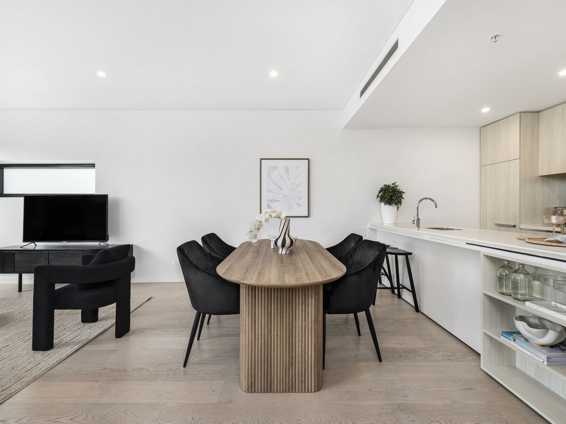 417 / 11 Solent Circuit, Norwest