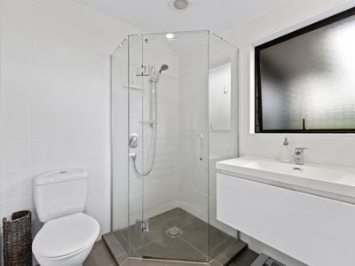 27 Gulf View Road, Murrays Bay