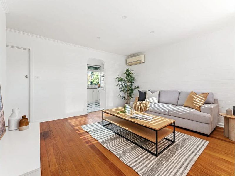 1 / 12 Embankment Grove, Chelsea