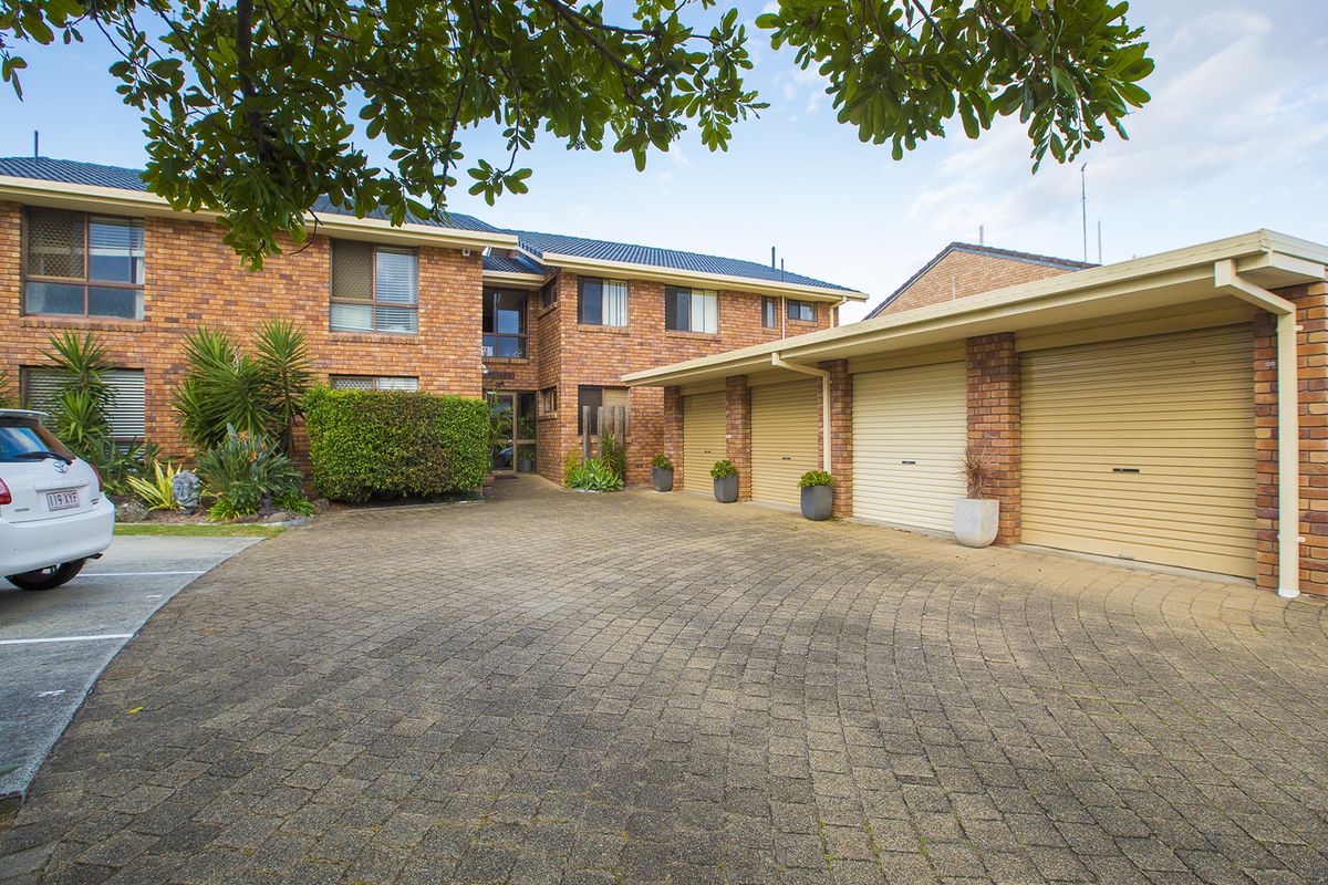 2 / 3 BARBET PLACE, Burleigh Waters