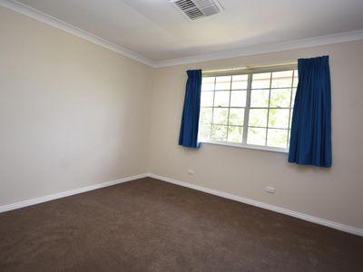 12 Rhyana Court, Dubbo