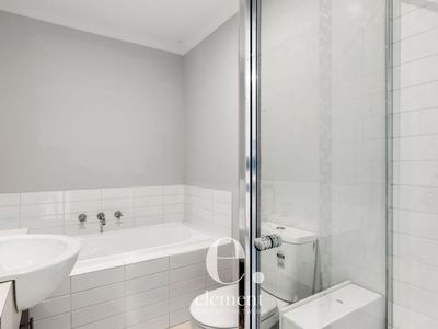 2 / 10 Raymond George Place, Lara