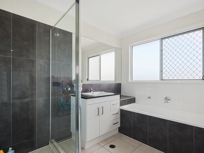 2 Weston Court, Bellbird Park