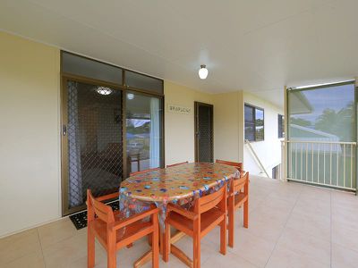 9 Fifth Avenue, Woodgate