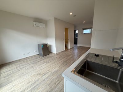 Room 10 / 98 Commercial Road, Footscray