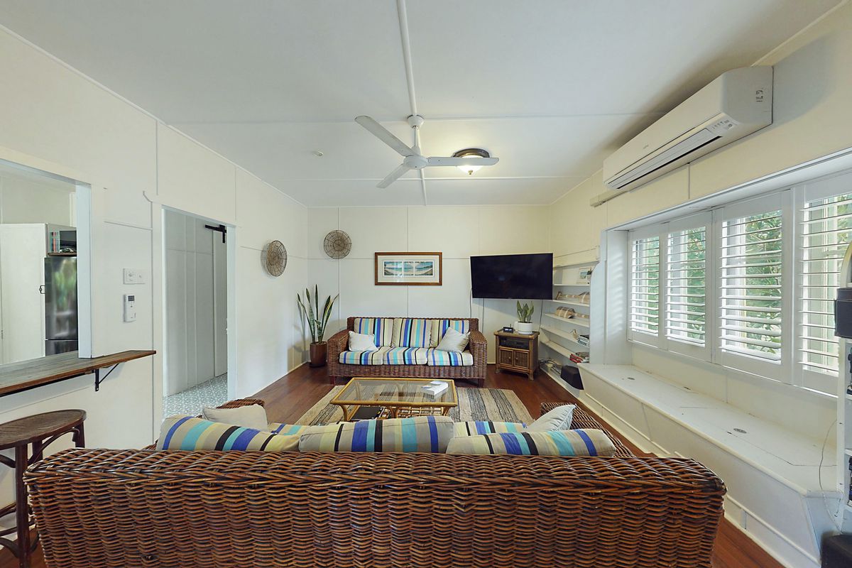 2 Lake View Dr, Tewantin