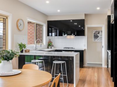 4 / 13-15 Clarke Avenue, Belmont