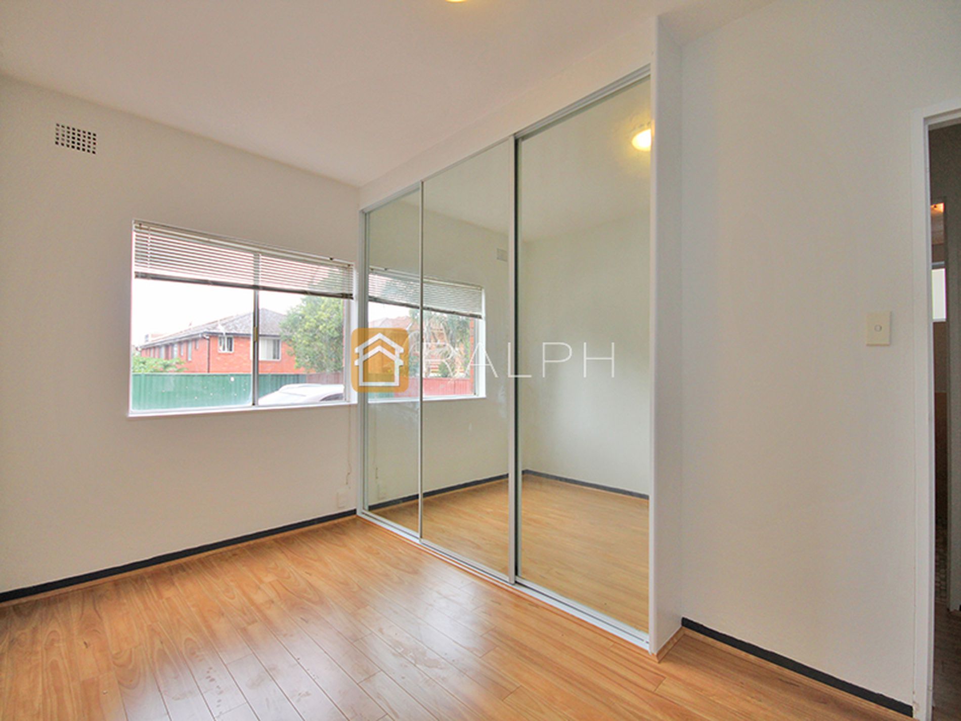 2 / 5 Colin Street, Lakemba