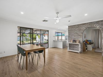 52 Sanderling Drive, Thornlie