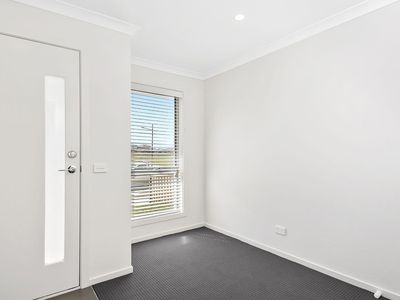 38 Straw Flower Circuit, Greenvale