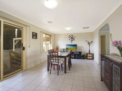 2 Medinah Ct, West Wodonga