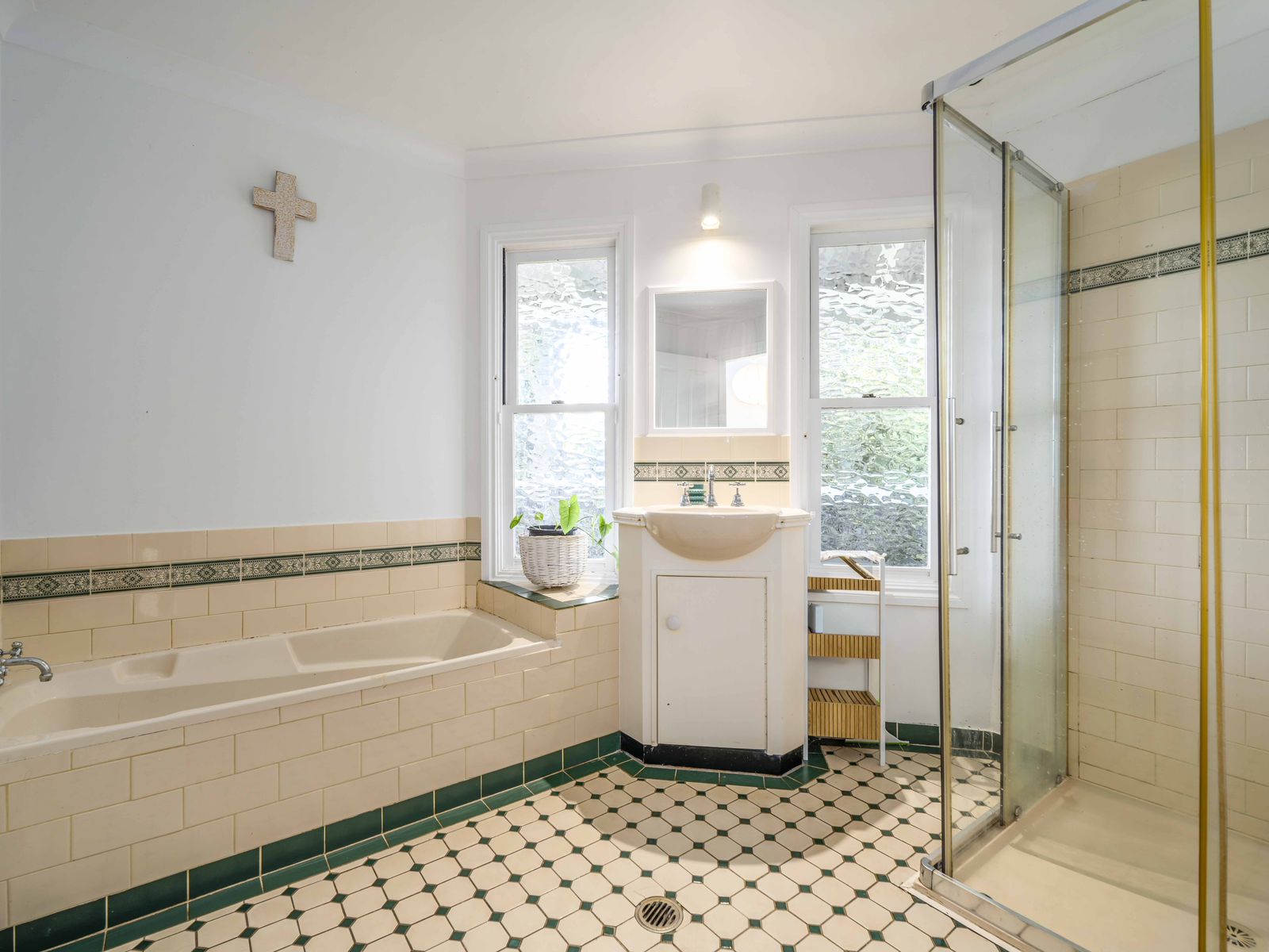 1 Tongarra Drive, Ocean Shores