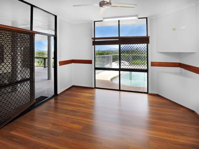 18 Lowanna Close, White Rock