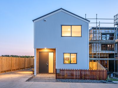25 Tahingamanu Road, Hobsonville