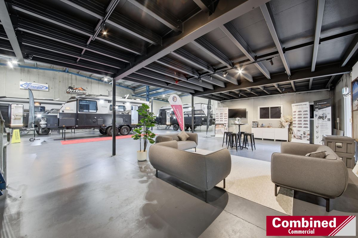 1 & 2 / 2 Samantha Place, Smeaton Grange