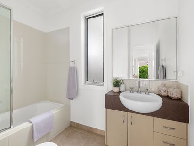 4 / 2 Bellairs Avenue, Seddon