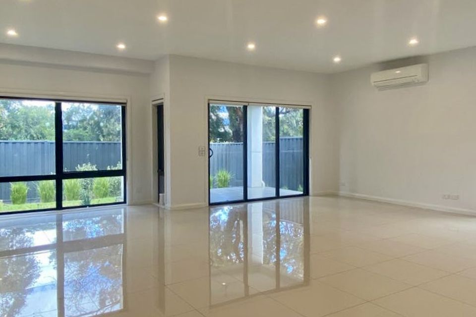 1 / 10 Tamarisk Avenue, Glen Waverley