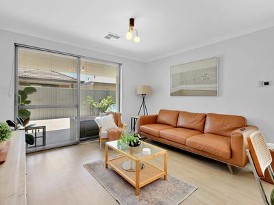 4 Golden Way, Piara Waters