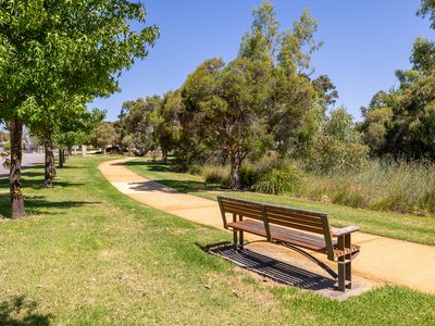 7 / 22 Whittaker Turn, Piara Waters