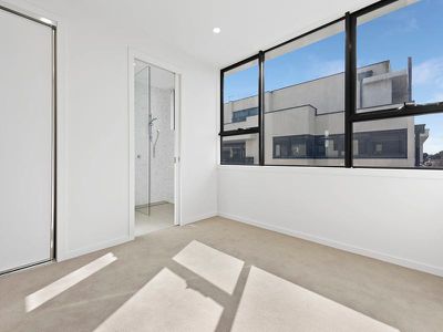 7 / 744 Station Street, Box Hill