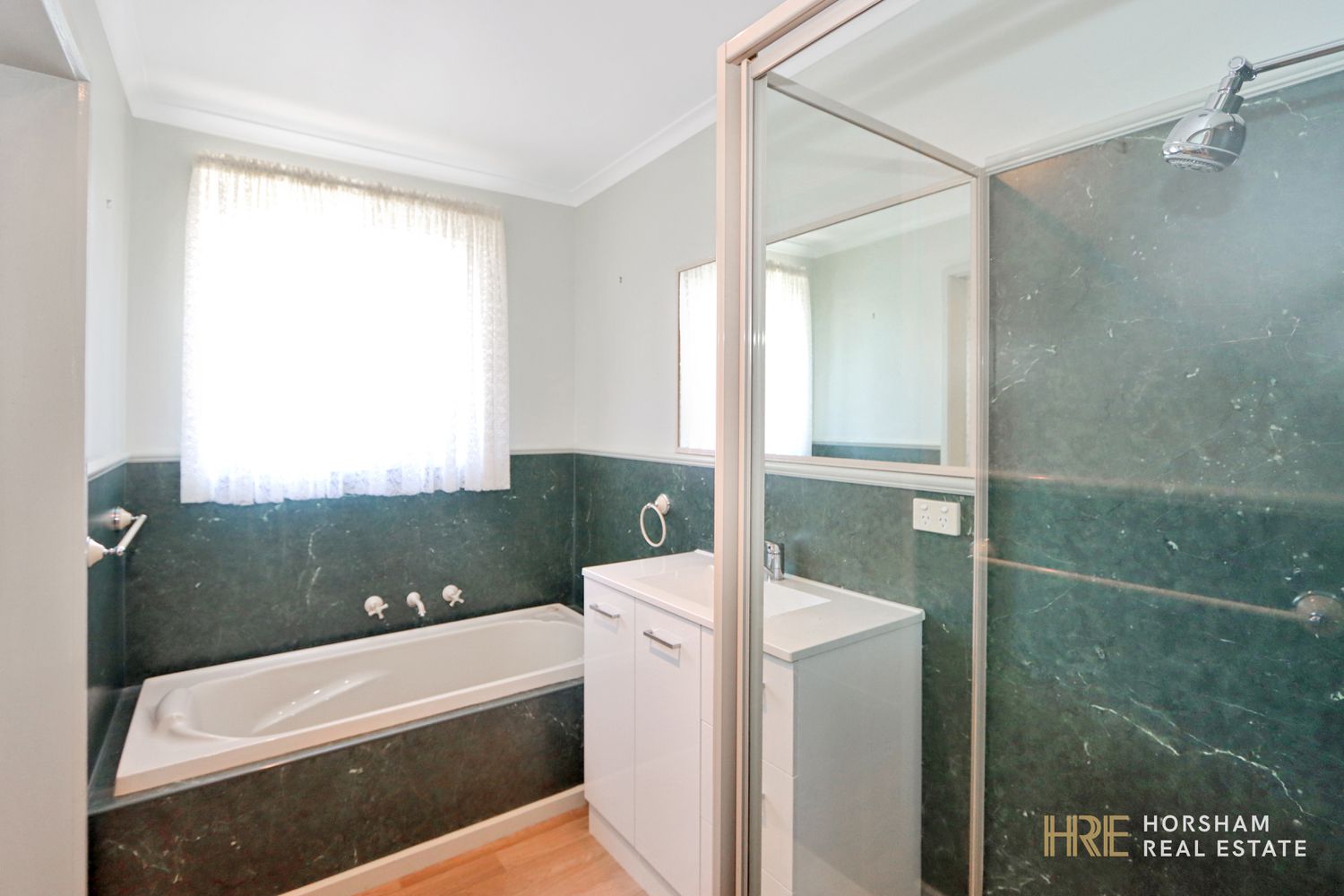 20 Felstead Avenue, Horsham