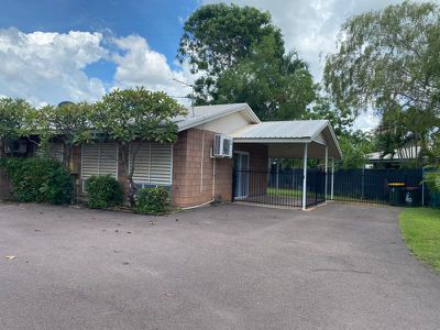 1 & 2  / 20 Muckanninie Court , Moulden